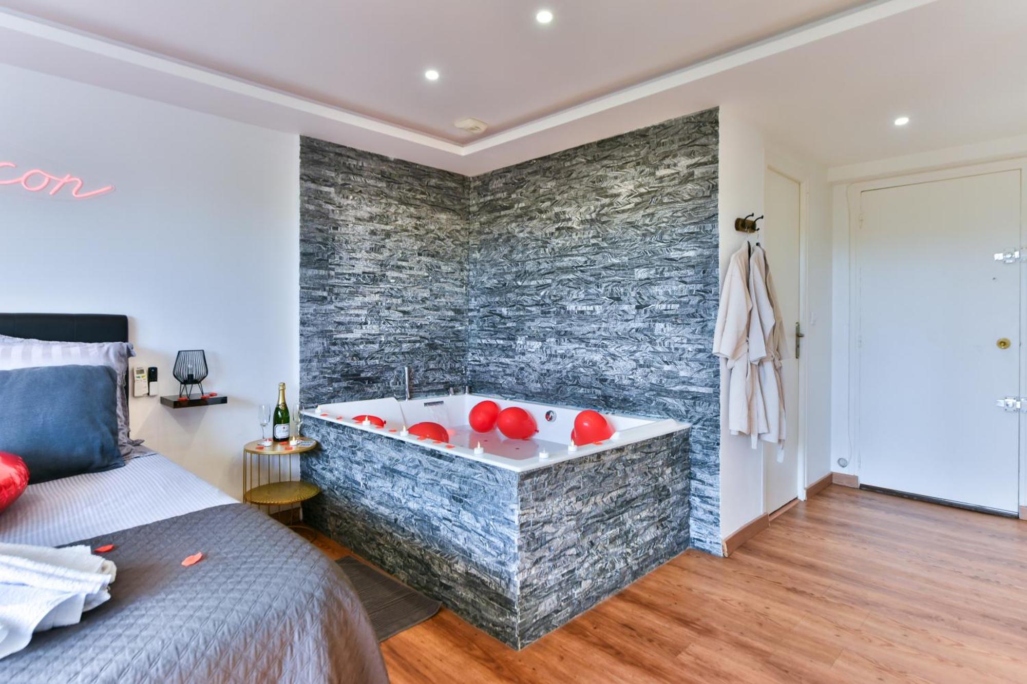 Le Cocon- Jacuzzi & Sauna Prives By Sweetdreams Apartamento