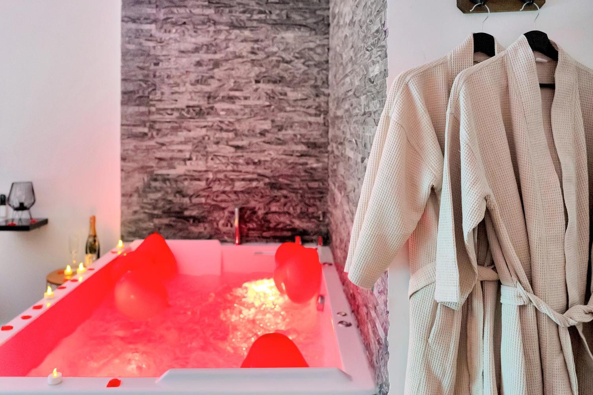 Apartment Le Cocon- Jacuzzi & Sauna Prives By Sweetdreams *
