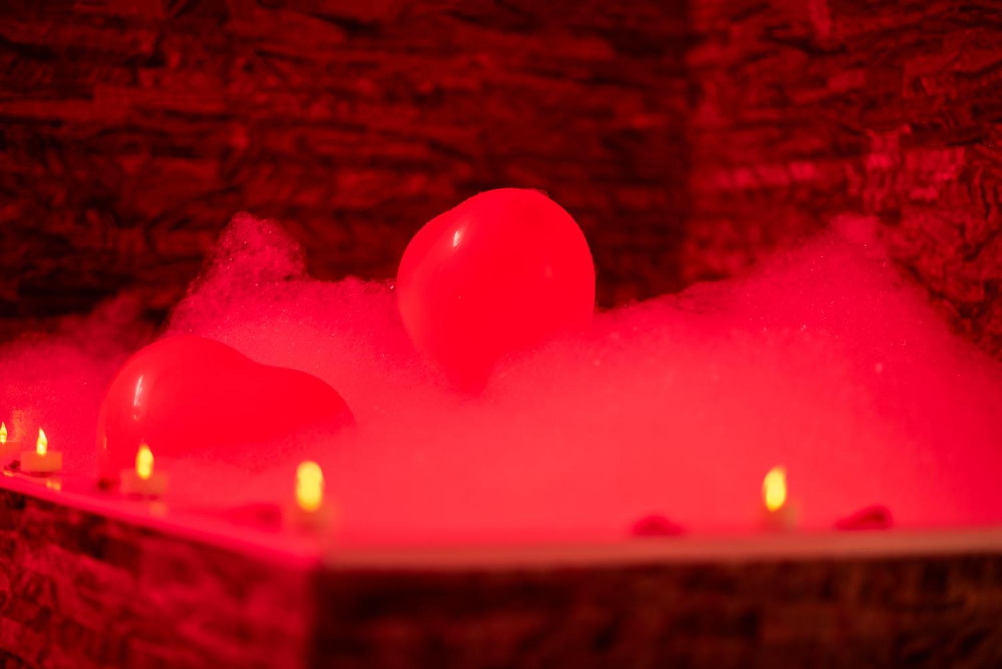 Le Cocon- Jacuzzi & Sauna Prives By Sweetdreams Apartment *